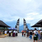 Lempuyang Temple Crowded Times